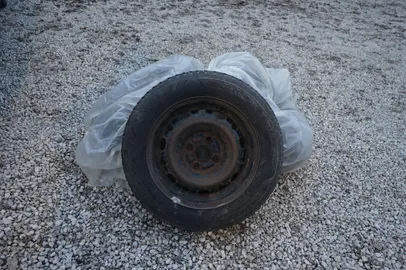 Car image 30