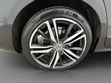 Car image 38