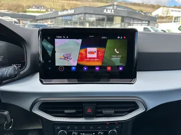 Car image 17