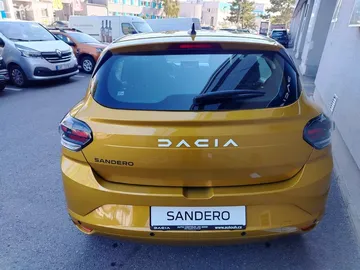 Car image 5
