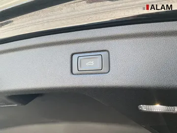 Car image 37