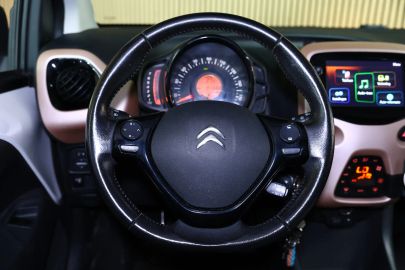 Car image 30