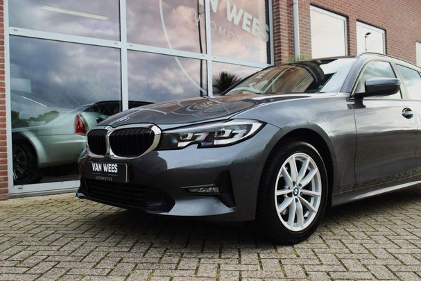 BMW 320i Touring 135 kW image number 38