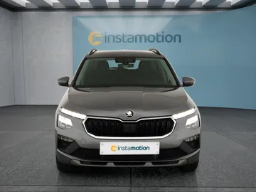 Car image 28