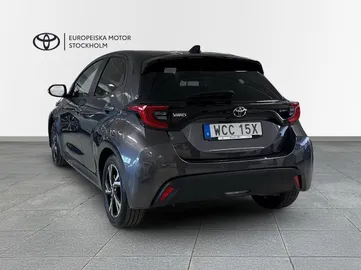 Car image 4