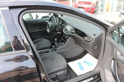 Car image 11