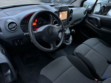 Car image 25