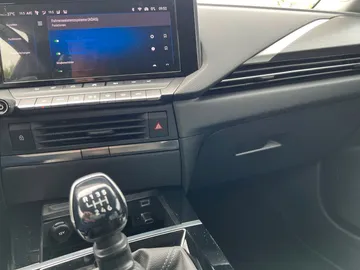 Car image 29