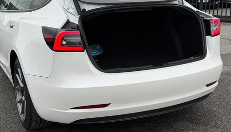 Car image 32