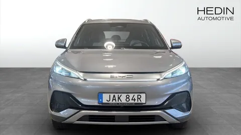 Car image 3