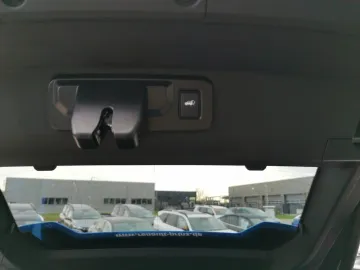 Car image 44