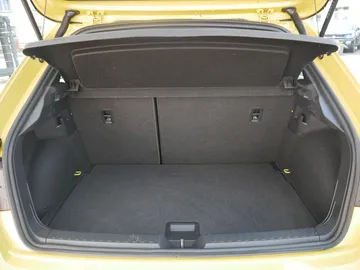 Car image 43