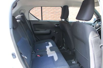 Car image 12