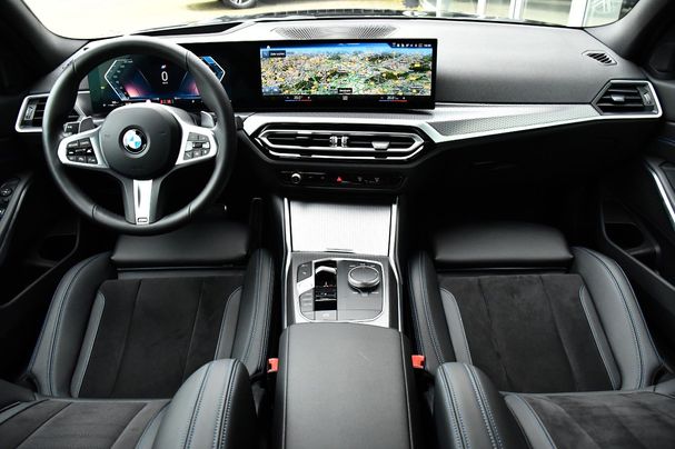 BMW 320d Touring M Sport xDrive 140 kW image number 16