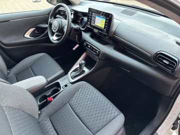 Car image 12