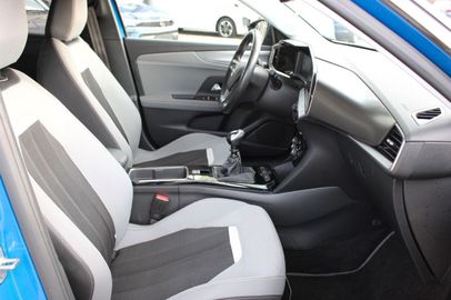 Car image 9