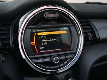 Car image 37