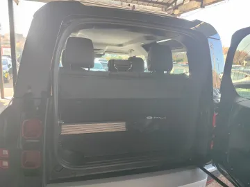 Car image 25