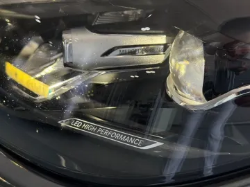 Car image 38