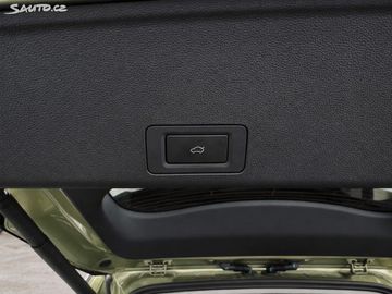 Car image 47
