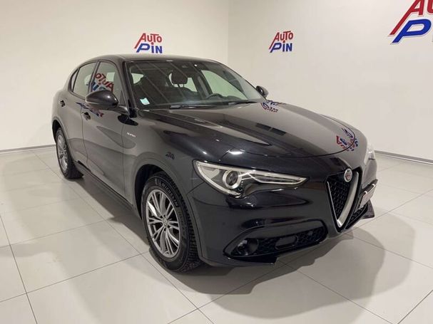 Alfa Romeo Stelvio 2.2 Diesel AT8 Super 118 kW image number 2