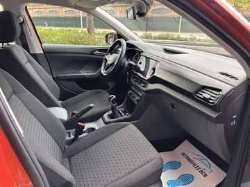 Car image 30