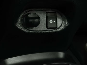 Car image 35