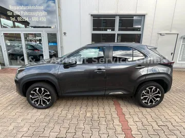 Car image 5