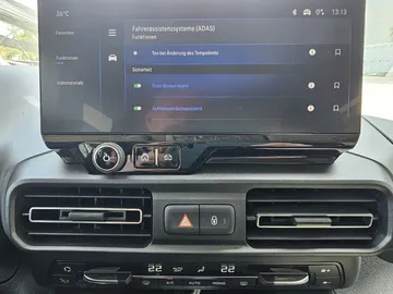 Car image 33