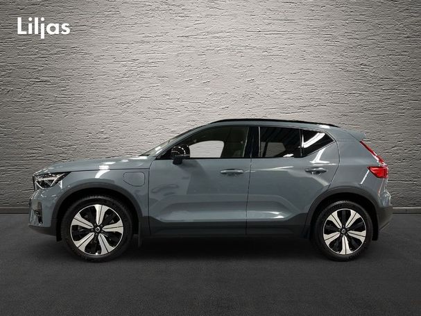 Volvo XC40 Recharge T4 Plus Dark 157 kW image number 3