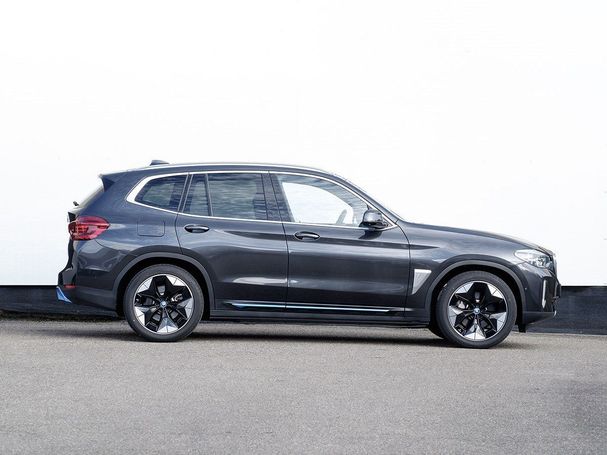 BMW iX3 210 kW image number 3