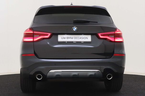 BMW X3 xDrive20i Luxury Line 135 kW image number 4