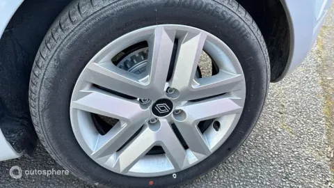 Car image 20