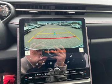 Car image 24
