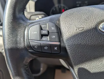 Car image 40