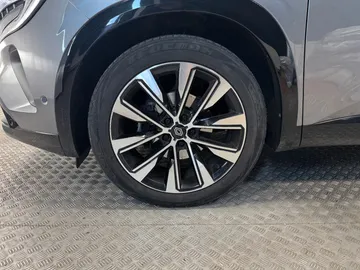 Car image 26