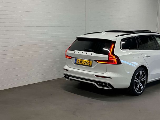 Volvo V60 T8 R Design AWD 287 kW image number 11