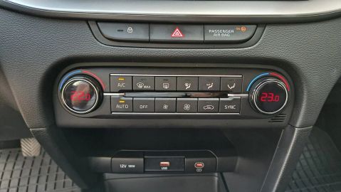 Car image 28