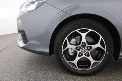 Car image 30