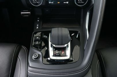 Car image 32