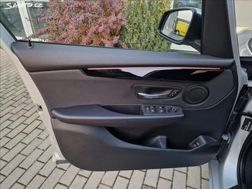 Car image 37