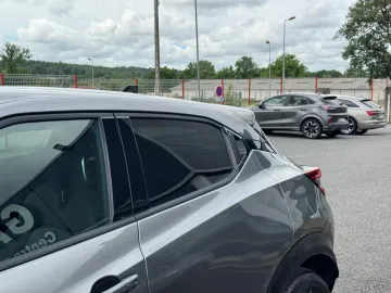 Car image 27