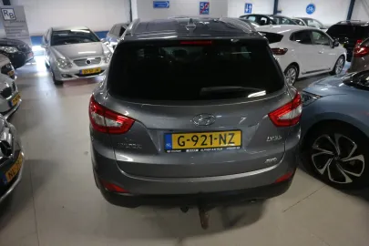 Car image 24