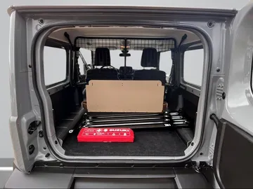 Car image 13