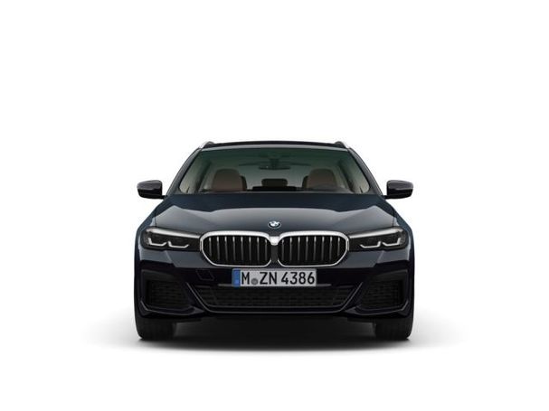 BMW 540i Touring xDrive 245 kW image number 2