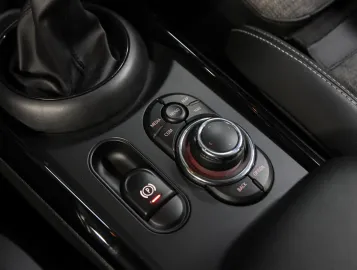 Car image 38