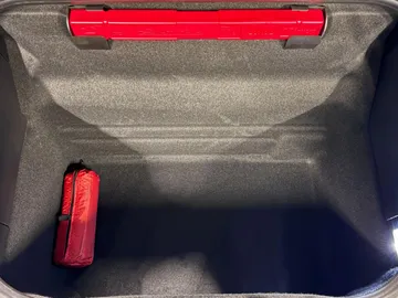 Car image 28