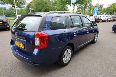 Car image 30