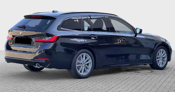 BMW 320d Touring xDrive 140 kW image number 4