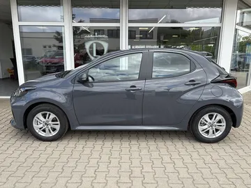 Car image 5